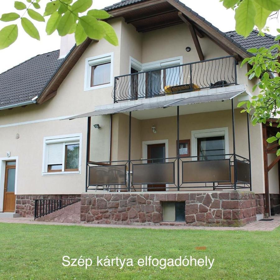 Marta Apartman Balatonalmadi Luaran gambar